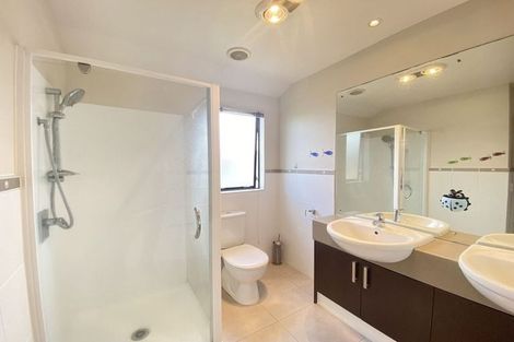 Photo of property in 60 Baverstock Road, Flat Bush, Auckland, 2016