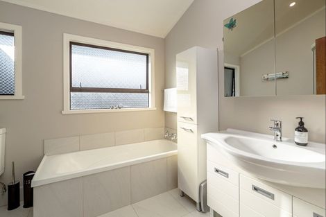 Photo of property in 5b Clifton Avenue, Carterton, 5713