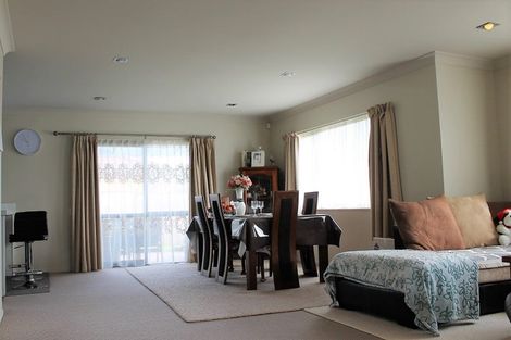 Photo of property in 1 Girvan Terrace, Wattle Downs, Auckland, 2103