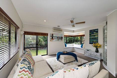 Photo of property in 3 Avonleigh Road, Green Bay, Auckland, 0604