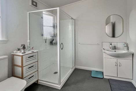 Photo of property in 124 Randwick Road, Moera, Lower Hutt, 5010