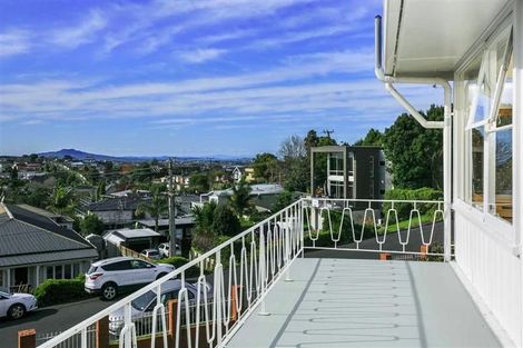 Photo of property in 4 Bank Street, Hillcrest, Auckland, 0627