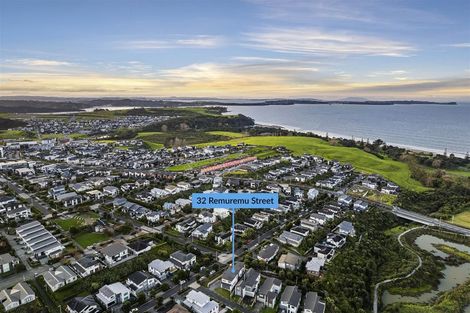 Photo of property in 32 Remuremu Street, Long Bay, Auckland, 0630