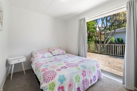Photo of property in 27 Contessa Drive, Glenfield, Auckland, 0629