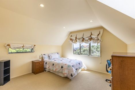 Photo of property in 20 Ruapehu Drive, Fitzherbert, Palmerston North, 4410