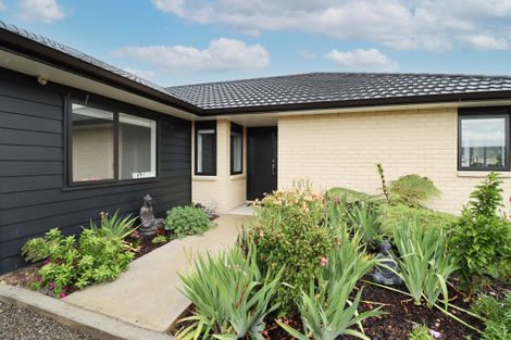 Photo of property in 13 Madison Street, Carterton, 5713