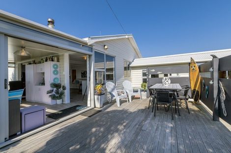 Photo of property in 8 Linklater Avenue, Foxton Beach, Foxton, 4815