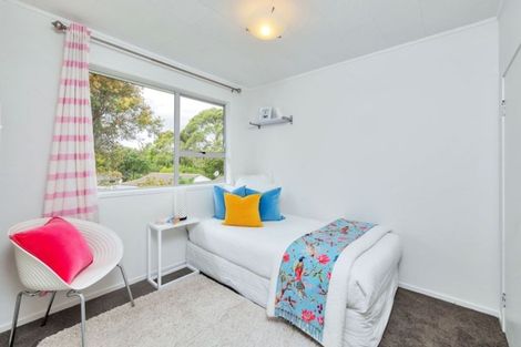 Photo of property in 12 Topliss Drive, Northcross, Auckland, 0632
