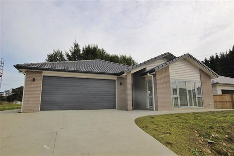 Photo of property in 6 Te Roera Place, Riverhead, 0820