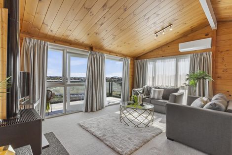 Photo of property in 73 O'halloran Road, Howick, Auckland, 2014