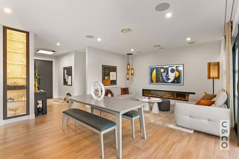 Photo of property in 21 Vogwill Road, Kumeu, 0810