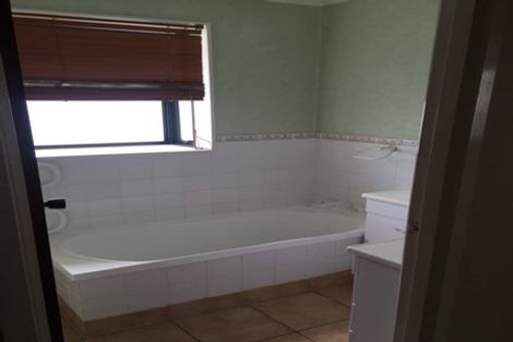 Photo of property in 16 Brightwell Street, Papakura, 2110
