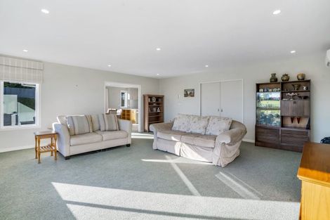 Photo of property in 28 Northview Avenue, Winton, 9720