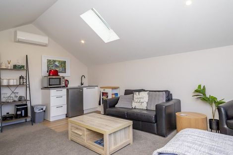Photo of property in 2 Brodie Avenue, Arrowtown, 9302