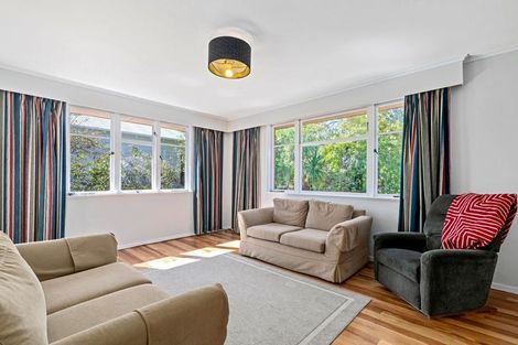 Photo of property in 16 William Bond Street, Stanley Point, Auckland, 0624