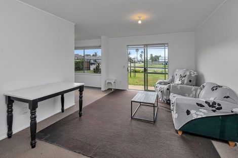 Photo of property in 43 Tamure Place, Ruakaka, 0116