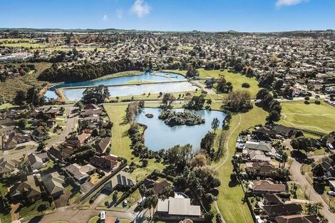 Photo of property in 37 Lothian Brae, Wattle Downs, Auckland, 2103