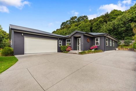 Photo of property in 69 Bathurst Crescent, Pyes Pa, Tauranga, 3112