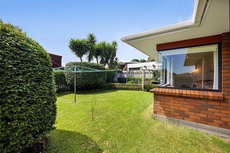 Photo of property in 23 Veale Road, Frankleigh Park, New Plymouth, 4310