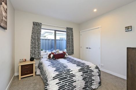 Photo of property in 12 Manganui Place, Te Awa, Napier, 4110