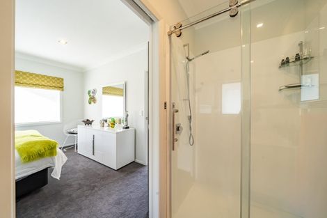 Photo of property in 19 Flotilla Place, Whitby, Porirua, 5024