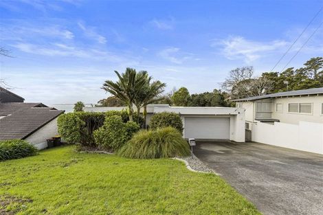 Photo of property in 127 Mellons Bay Road, Mellons Bay, Auckland, 2014