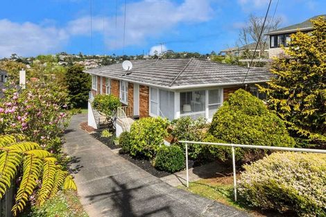 Photo of property in 1/58 Arran Road, Browns Bay, Auckland, 0630