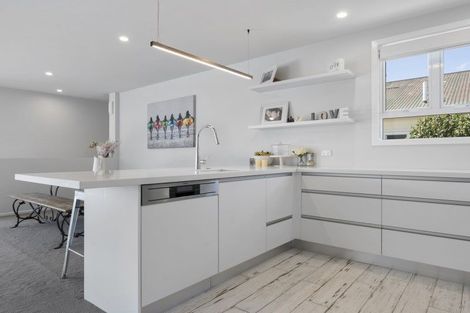 Photo of property in 3 Kitchener Terrace, Moturoa, New Plymouth, 4310