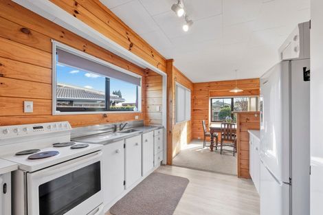 Photo of property in 9 Melanie Place, Orewa, 0931