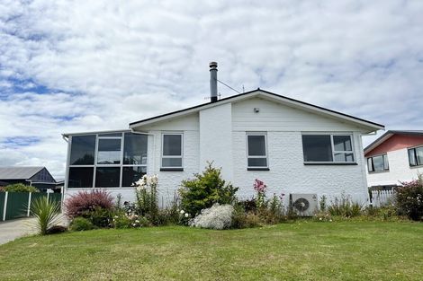 Photo of property in 32 Kildare Drive, Waikiwi, Invercargill, 9810