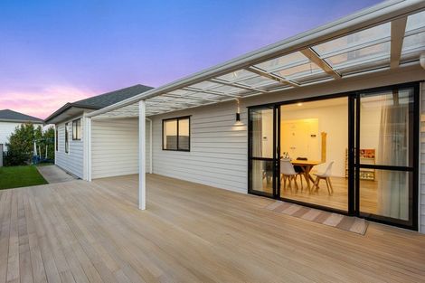 Photo of property in 33 Johns Creek Crescent, Silverdale, 0932