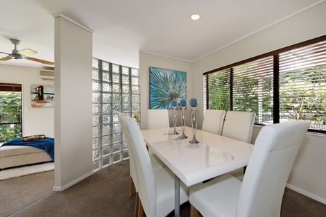 Photo of property in 3 Avonleigh Road, Green Bay, Auckland, 0604