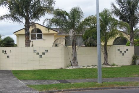 Photo of property in 9 Aztec Place, Conifer Grove, Takanini, 2112