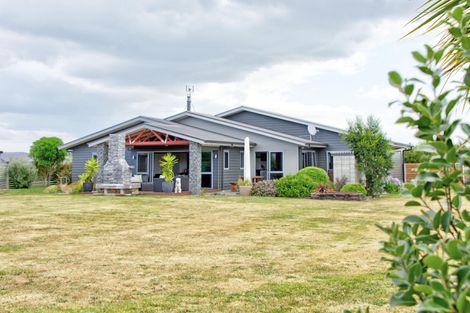 Photo of property in 6 Valkyrie Close, Carterton, 5713