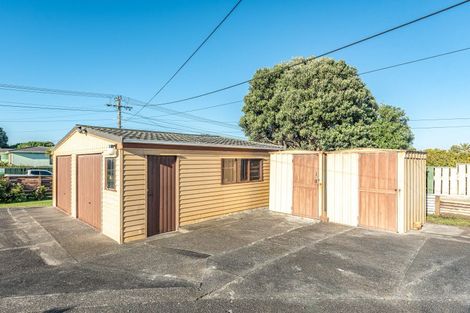Photo of property in 107 Karaka Street, Castlecliff, Whanganui, 4501