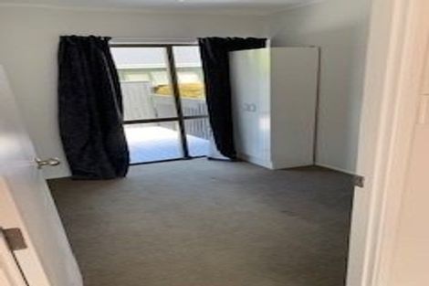 Photo of property in 1/50 Edgeworth Road, Glenfield, Auckland, 0629