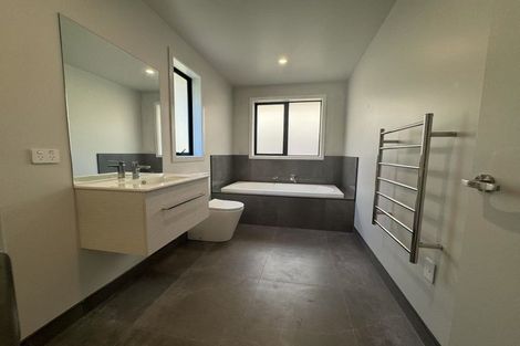 Photo of property in 11 Taahunui Rise, Peacocke, Hamilton, 3206