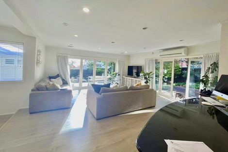 Photo of property in 10 Dodson Avenue, Milford, Auckland, 0620