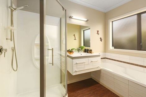 Photo of property in 8 Aoraki Rise, Aotea, Porirua, 5024