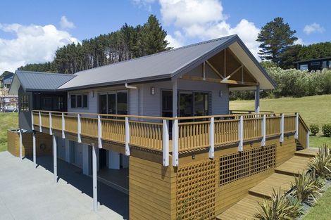 Photo of property in 17 Lori Lane, Coopers Beach, 0420