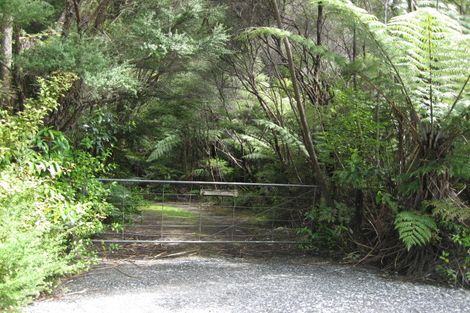 Photo of property in 7 Aio Wira Road, Waitakere, Auckland, 0781