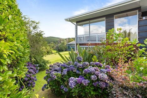 Photo of property in 107 Russell Bruce Place, Onemana, Whangamata, 3691