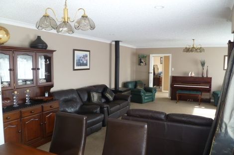 Photo of property in 18 Churchill Avenue, Hokowhitu, Palmerston North, 4410