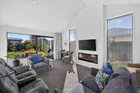 Photo of property in 16 Chatsworth Avenue, Rangiora, 7400