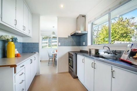 Photo of property in 1/36 Acacia Road, Torbay, Auckland, 0632
