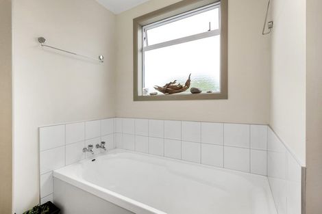 Photo of property in 24b Manukau Road, Raglan, 3225