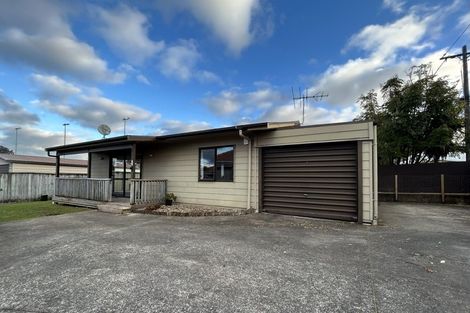Photo of property in 25 Ward Crescent, Te Atatu Peninsula, Auckland, 0610