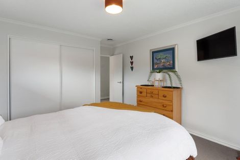 Photo of property in 2/84 Memorial Avenue, Ilam, Christchurch, 8053