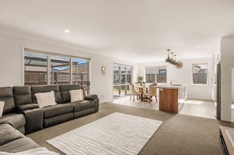 Photo of property in 143 Te Okuroa Drive, Papamoa, 3118
