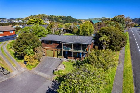 Photo of property in 25 James Cook Drive, Whitby, Porirua, 5024